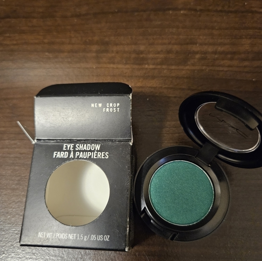 MAC Single Eyeshadow in New Crop Frost (NIB)